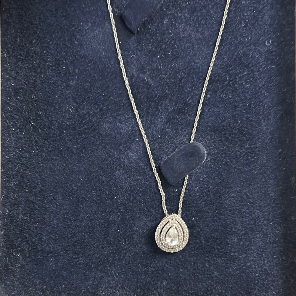 Elegant Silver Teardrop Pendant Necklace
